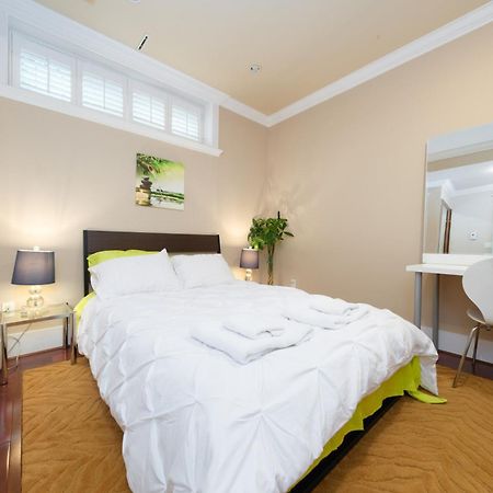 Oakridge Luxury Homestay Vancouver Exterior foto